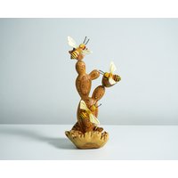 Bienenkamm Auf Kaktusstatue, Bienenfigur, Holzschnitzerei, Gemalte Biene, Tierwanddekor, Partydekor, Innendekoration, Erntedankgeschenk Bienenkamm Auf Kaktusstatue, Bienenfigur, Holzschnitzerei, Gemalte Biene, Tierwanddekor, Partydekor, Innendekoration, Erntedankgeschenk von WoodGlassDecor