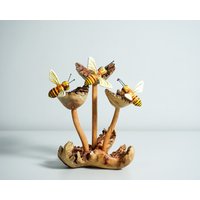 Bienenkamm-statue, Bienenfigur, Holzschnitzerei, Gemalte Biene, Bienenwandbehang, Einzigartiges Tier, Partydekor, Innendekoration, Neues Jahr Dekor Bienenkamm-statue, Bienenfigur, Holzschnitzerei, Gemalte Biene, Bienenwandbehang, Einzigartiges Tier, Partydekor, Innendekoration, Neues Jahr Dekor von WoodGlassDecor