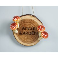 Individuelles Türschild, Personalisiert, Handgemacht, Roter Pilz, Outdoor Decor, Gartentor, Skulptur, Holzschnitzerei, Geschenk Für Sie, Haustür Individuelles Türschild, Personalisiert, Handgemacht, Roter Pilz, Outdoor Decor, Gartentor, Skulptur, Holzschnitzerei, Geschenk Für Sie, Haustür von WoodGlassDecor