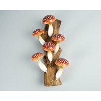 Roter Hängender Pilz Skulptur, Wandkunst, Holzschnitzerei, Pilzliebhaber, Handgefertigte Statue, Wald, Terrasse Dekor, Housewarming, Neujahr Dekor Roter Hängender Pilz Skulptur, Wandkunst, Holzschnitzerei, Pilzliebhaber, Handgefertigte Statue, Wald, Terrasse Dekor, Housewarming, Neujahr Dekor von WoodGlassDecor