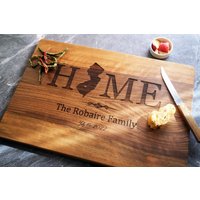 Benutzerdefinierte Schneidebrett, Personalisierte Verlobungsgeschenke Für Paare, Hochzeitsgeschenke, Einweihungsgeschenk, Maklerabschluss, Geschenk von WoodLuckEngraved