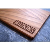 Walnuss-Schneidebrett, Firmengeschenk Für Mitarbeiter, Abschlussgeschenk, Große Holz-Charcuterie, Einweihungsparty, Wohndekor, Weihnachten von WoodLuckEngraved