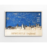 Newcastle Holz Wandkunst Rustikale Wanddekoration Einweihungsgeschenk Jubiläumsgeschenk Wanddekor Weltreisekarte Personalisierte Ehemann Geschenk von WoodMakerdeco