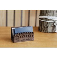 Chiropraktor Tischkartenhalter, Holz Visitenkartenhalter, Benutzerdefinierte Monogramm Schreibtisch Kartenständer, Physiotherapie Geschenk, Geschenk von WoodTodayEU