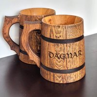 Personalisierter Holz Bierkrug - Gravierte Mit Namen, Handgefertigtes Geschenk Für Ihn Personalisierter Holz Bierkrug - Gravierte Mit Namen, Handgefertigtes Geschenk Für Ihn von WoodWerkGift