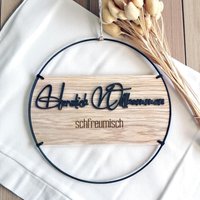 Türkranz Aus Holz Und Metall "Herzlich Willkommen Schfreumisch" I Familienschild Namensschild Eiche 3D Schwarz Loop Ring Türkranz Aus Holz Und Metall "Herzlich Willkommen Schfreumisch" I Familienschild Namensschild Eiche 3D Schwarz Loop Ring von WoodbeatManufaktur