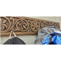An Der Wand Befestigter Schlüsselhalter, Kleiderbügel, Hakenleiste, Eingangsbereich, Geschnitztes Nussbaum, Massivholz, Flurmöbel von WoodcarveGifts