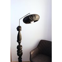 Rustikale Schwarzholz Stehlampe Wohnzimmer Leselicht von WoodenDreamsByPukas