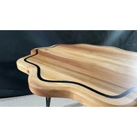 Blumenförmiger Couchtisch Aus Red Gum | Eucalyptus Holz - Durchmesser 74 cm Swiss Made von WoodenSoulCH