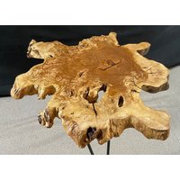 Rustikaler Couchtisch Aus Einer Plätzchenplatte Olivenholz #1 - 64 X 53 cm Swiss Made von WoodenSoulCH