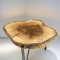 Rustikaler Tisch Aus Einer Walnuss- Plätzchenplatte #1 - 62 X 50 cm Swiss Made Rustikaler Tisch Aus Einer Walnuss- Plätzchenplatte #1 - 62 X 50 cm Swiss Made von WoodenSoulCH