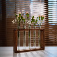 Reagenzglas Blumenständer in Nussholzfarbe von WoodjoyCollection