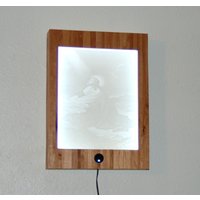 Jesus Betend, Hinterleuchtetes Lithophan - Wunderschön Beleuchtet Und in Holz Eingefasst.- 14041 Jesus Betend, Hinterleuchtetes Lithophan - Wunderschön Beleuchtet Und in Holz Eingefasst.- 14041 von WoodworkingByMikeB