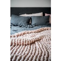 Grobstrick-Überwurf Aus Bio-Merinowolle, Weich, Warm Und Nachhaltig, Grobstrick-Decke, Chunky Blanket, Housewarming Geschenk von WoolArtDesign