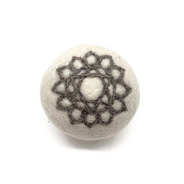 Wooliie Handgefertigte Chakra-Bälle aus 100 % naturbelassener Schurwolle – 7 Designs von Wooliie