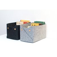 Filzaufbewahrung Duo 2 Körbe Mit Knöpfen/13x13x13 Größe Für Kallax Desktop Filzkorb Custom Sizing Verfügbar von WoollyClouds