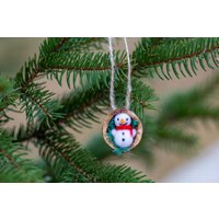 Schneemann in Einer Nussschale Weihnachtsdekoration Weihnachtsbaum Nadel Gefilzt Halbe Walnussschale Ornament von WoollyFoxUA