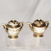 Kleine Goldene Teekannen Salz & Pfeffer Streuer Set Made in Japan von WorkWorthDoingLLC
