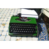 Sonderfarben Erhältlich - Grüne Brother 220 Schreibmaschine Professionell Gewartet Garantiert Schnelle Lieferung Sonderfarben Erhältlich - Grüne Brother 220 Schreibmaschine Professionell Gewartet Garantiert Schnelle Lieferung von WorkingTypewriters