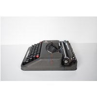 Sale - Ultra Portable Schreibmaschine Empire Aristokrat Voll Service Funktioniert Perfekt von WorkingTypewriters