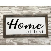 Endlich Zu Hause Auf Leinwand von WorksofPanglossian