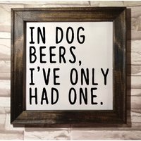 In Hundebienen Hatte Ich Nur Eine Lustige Gerahmte Leinwand - Alkohol Inspiriertes Wohndekor von WorksofPanglossian