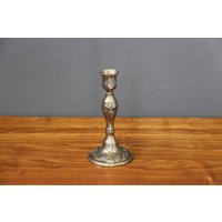 Versilberter Verzierten Kerzenhalter. Kerzenständer Im Weintrauben Design. Art Deco Silber Kerzenständer. Rustikaler Kerzenhalter Aus Frankreich von WorldsArtWork