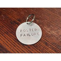 Foster Misserfolg Handgestempelte Hundemarke - Rettungstier Geschenk Foster Misserfolg Handgestempelte Hundemarke - Rettungstier Geschenk von WowieGoods