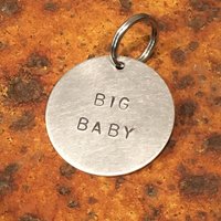 "Handgestempelte "Big Baby"-Haustiermarke - Geschenk Für Hundeliebhaber -" von WowieGoods