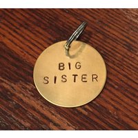 Handgestempelte Big Sister Haustiermarke - Aus Messing, Kupfer Oder Aluminium von WowieGoods