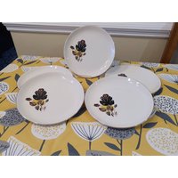 Vintage Kleine Speiseteller Von Royal Tudor Ware Mit Schwarzem Rosen Design. Fünf Einzeln Erhältlich von WowieZowieShop