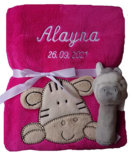 Wuff-Dogsworld Babydecke mit Namen Bestickt Babysocken und/oder Babyrassel Greifling Baby Geschenk Geburt Taufe (pink Zebra) von Wuff-Dogsworld