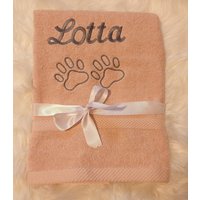 Handtuch Für Hunde Mit Namen Bestickt Geschenk Welpe Züchter Hundehandtuch Pfote Bestickung Welpenkäufer Personalisierung Abtrocken Handtuch Für Hunde Mit Namen Bestickt Geschenk Welpe Züchter Hundehandtuch Pfote Bestickung Welpenkäufer Personalisierung Abtrocken von WuffDogsworld
