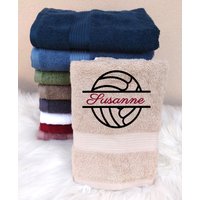 Handtuch Volleyball Name, Handtuchgeschenk Name Ball, Kinderhandtuch Geschenk Junge, Personalisiertes Kinderhandtuch, Beachvolleyball von WuffDogsworld