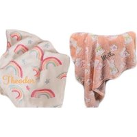 Kuschlige Babydecke Regenbogen Mit Namen Bestickt Rainbow Blanket Junge Mädchen Kuscheldecke Kinderwagendecke Decke Baby Weiß von WuffDogsworld