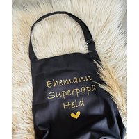 Personalisierte Schürze | Grillschürze Kochschürze Grillmeister Papa Geschenk Vatertag & Geburtstag Grillparty Backschürze Personalisierte Schürze | Grillschürze Kochschürze Grillmeister Papa Geschenk Vatertag & Geburtstag Grillparty Backschürze von WunschFilz