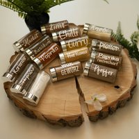 Aufkleber Für Gewürze/Dosen Sortiere Dich Neu 15 Schriftarten Zur Auswahl | 5 Und 10 Sets Aufkleber Für Gewürze/Dosen Sortiere Dich Neu 15 Schriftarten Zur Auswahl | 5 Und 10 Sets von Wunschsticker