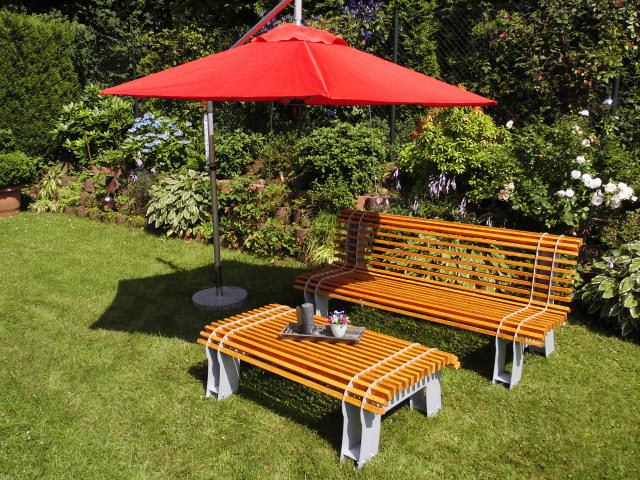 Gartenlounge Set 2tlg. Lounge Tisch und Gartenbank Gartenlounge Set 2tlg. Lounge Tisch und Gartenbank von Wupperkotten