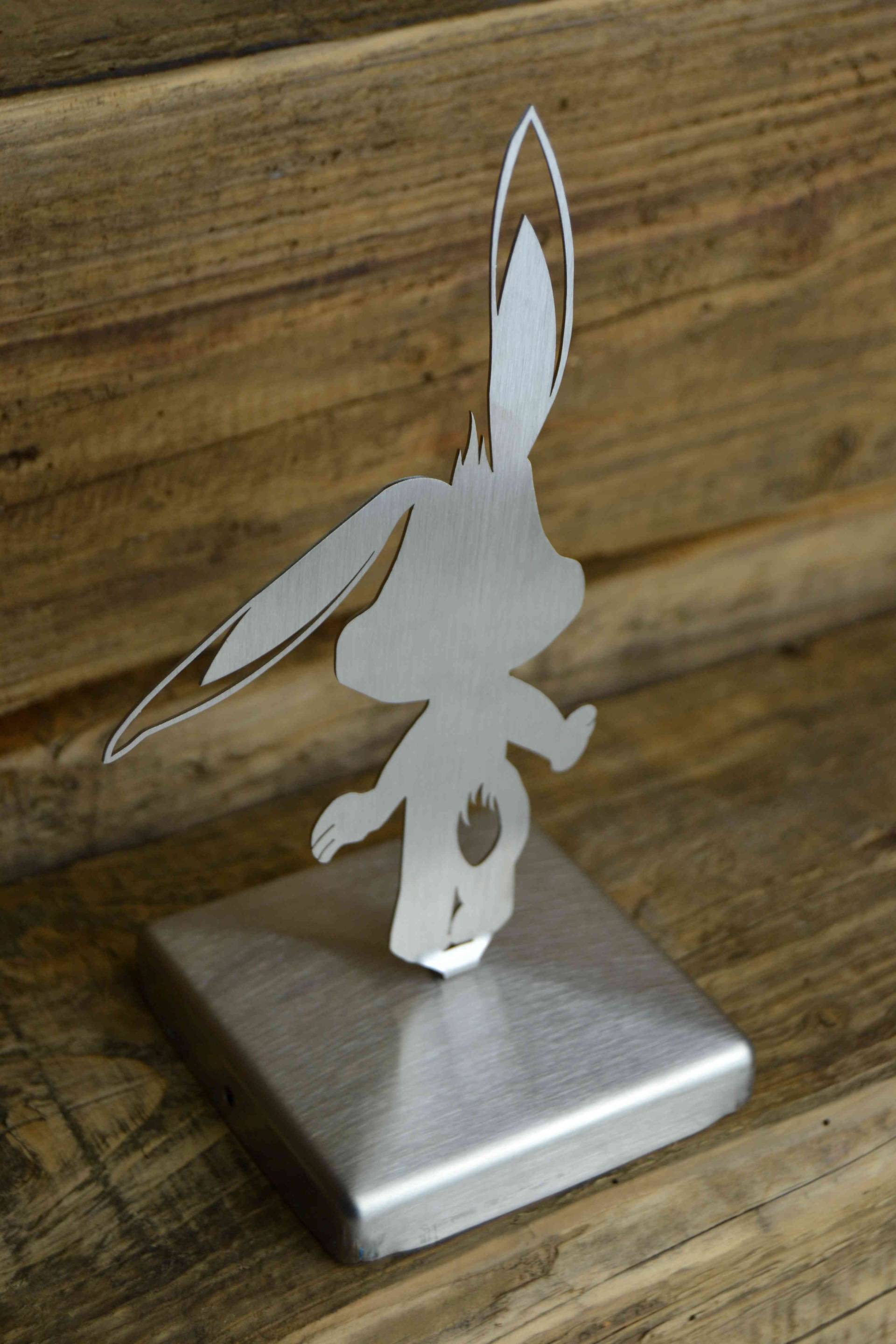 Häsin "Molly" mit Zierkappe Häsin "Molly" mit Zierkappe von Wupperkotten