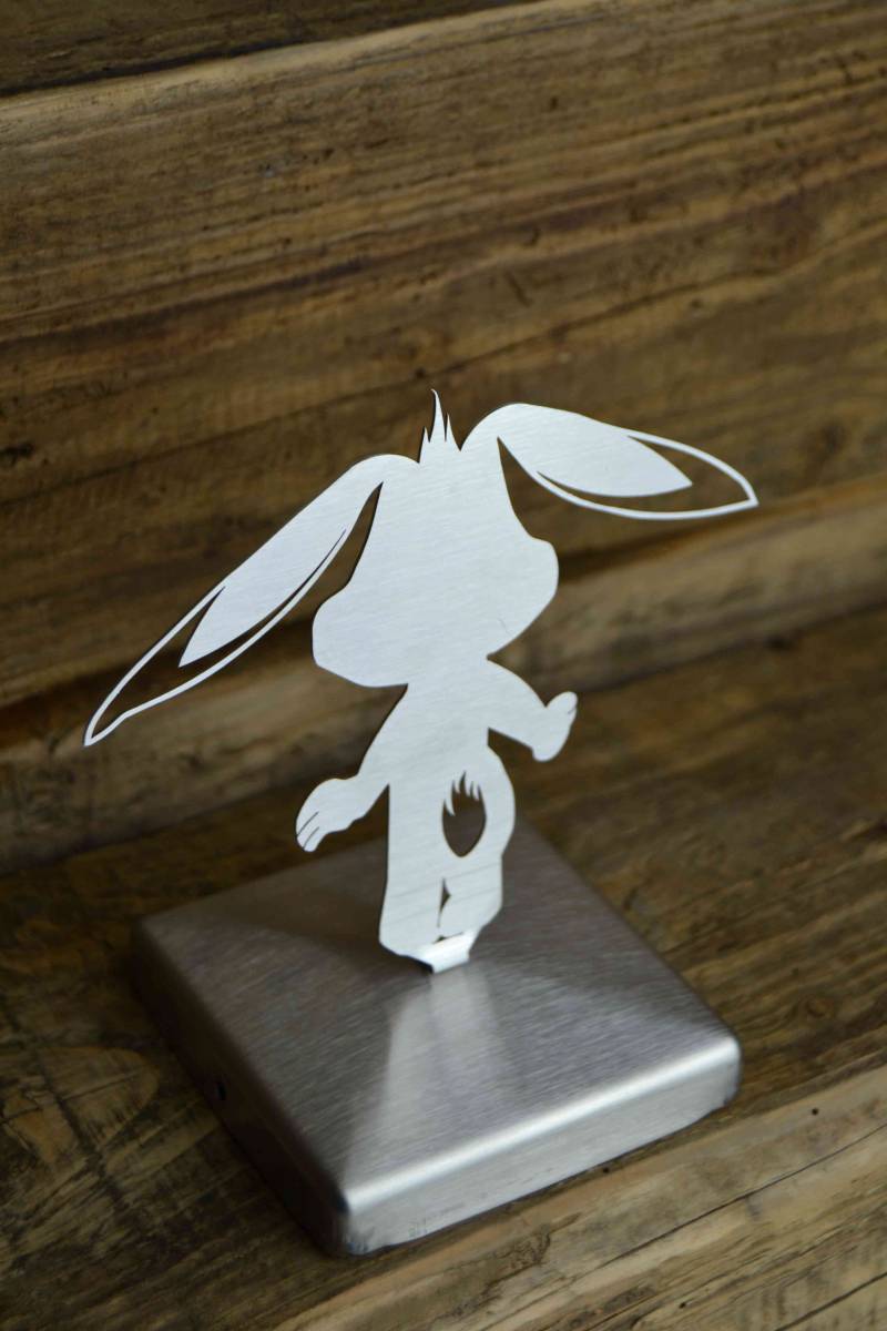 Häsin "Ruby" mit Zierkappe Häsin "Ruby" mit Zierkappe von Wupperkotten