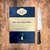 Das Tell-Tale Tart Schneidebrett. Foodie Buch Pun. Edgar Allan Poe The Heart Pinguin Parodie Lustiges Schneidebrett von WutheringWrites