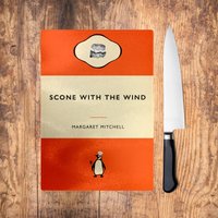 Scone Mit Dem Windglas Schneidebrett 2 Stile Verfügbar. Pinguin Buch Geschenk. Gone With The Wind Margaret Mitchell von WutheringWrites