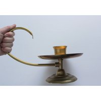 Vintage Messing Genie Stil Geschwungener Griff Kammerhalter Taper Kerzenhalter 1970Er Jahre Vintage Messing Genie Stil Geschwungener Griff Kammerhalter Taper Kerzenhalter 1970Er Jahre von WylieOwlBoutique