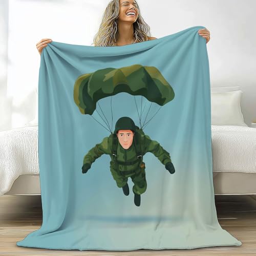 XCQHZYQ Kuscheldecke Cartoon-Fallschirmspringer, Bettdecke Tagesdecke Flanell Decke Blau Fleecedecke 100x150 cm Flauschig Weich Warme Sofadecke für Teens Erwachsene von XCQHZYQ