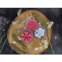 Das Spring Court Wax Melt - Offiziell Lizenziert Ein Gericht Von Thorns & Rosen Selbstgemachte Wachsschmelze Das Spring Court Wax Melt - Offiziell Lizenziert Ein Gericht Von Thorns & Rosen Selbstgemachte Wachsschmelze von XCVofficialshop