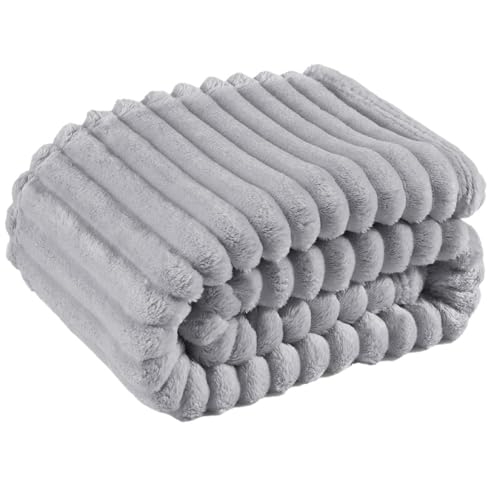 XIFUHUI Kuscheldecke Flauschig Decke treifen Cord Fleecedecke als Sofaüberwurf Wohnzimmer Deko Tagesdecke Blanket Für Sofa Schlafzimmer(Hellgrau,150 * 200) von XIFUHUI