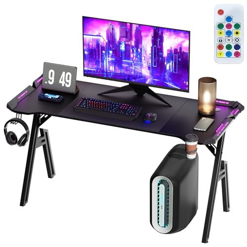 XMTECH LED Gaming Schreibtisch 140 x 60cm, Gaming Tisch PC Tisch, A Rahmen mit Kohlefaseroberfläche Stabil, Gamer Tisch mit Getränkehalter und Kopfhörerhaken, Schwarz von XMTECH