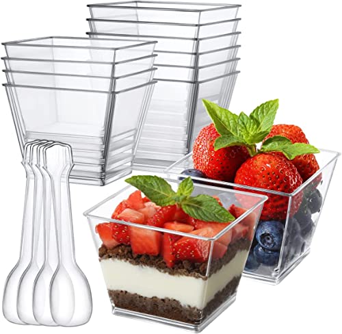 50 Stück Desserttassen Mit Deckel Und Löffeln, 240ML Plastik Dessertbecher DIY Dessertschalen Set, Wiederverwendbare Klare Servierschale Für Mousse, Pudding, Eis, Dessert, Picknick (Quadrat 8OZ) von XNSHUN