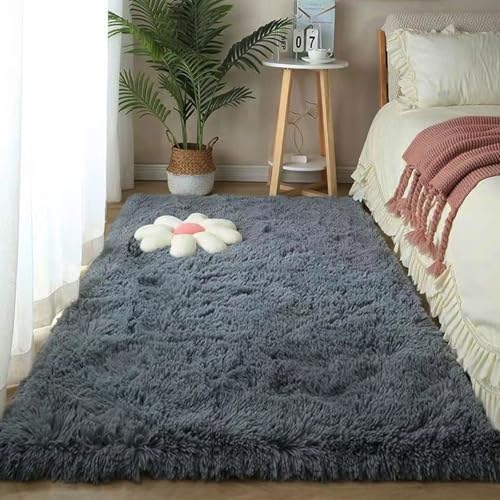 XUEDNGM Flauschiger Teppich Teppich Shaggy 90 x 110 cm Pflegeleicht Und Einfarbig, Weich Modern Unifarben Moderner Hochflor Teppich Wohnzimmer für Wohnzimmer, Schlafzimmer, Grau XUEDNGM Flauschiger Teppich Teppich Shaggy 90 x 110 cm Pflegeleicht Und Einfarbig, Weich Modern Unifarben Moderner Hochflor Teppich Wohnzimmer für Wohnzimmer, Schlafzimmer, Grau von XUEDNGM