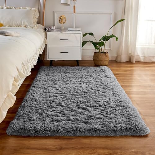 XUEDNGM Schlafzimmer Bettvorleger Teppich 50 x 100 cm Waschbar Flauschig Weich rutschfest Moderne Deko Moderner Hochflor Teppich Wohnzimmer für Wohnzimmer, Schlafzimmer, Grau XUEDNGM Schlafzimmer Bettvorleger Teppich 50 x 100 cm Waschbar Flauschig Weich rutschfest Moderne Deko Moderner Hochflor Teppich Wohnzimmer für Wohnzimmer, Schlafzimmer, Grau von XUEDNGM